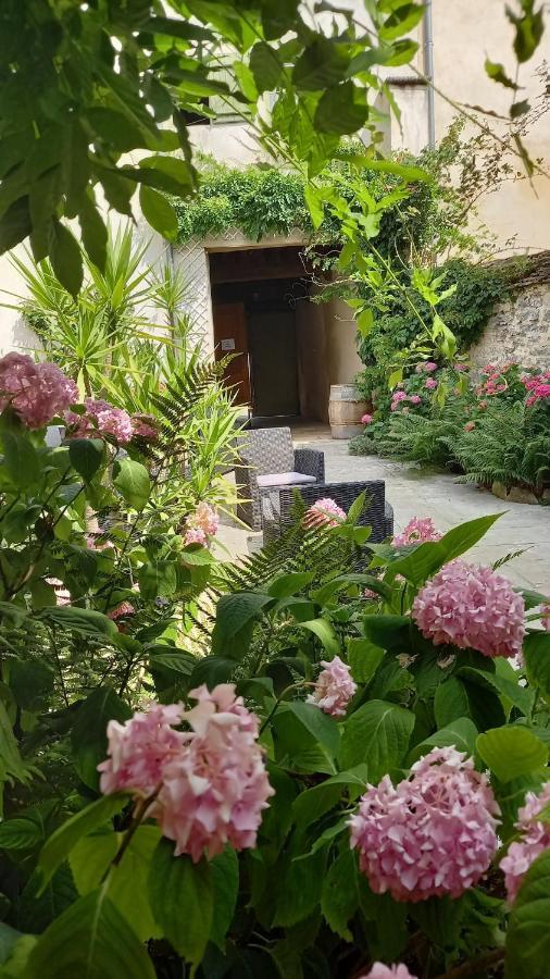 Hotel De La Halle Nolay  エクステリア 写真