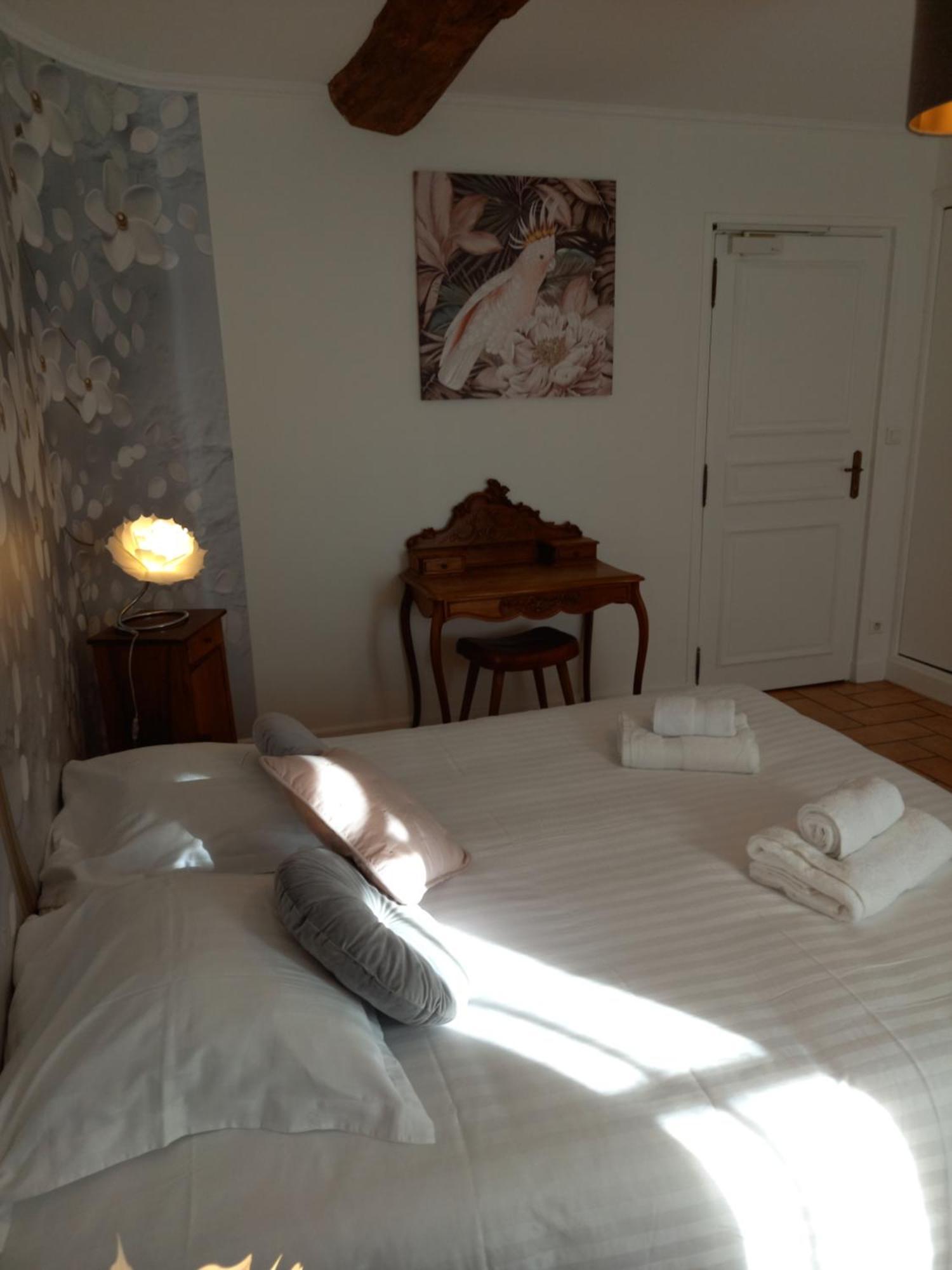 Hotel De La Halle Nolay  エクステリア 写真
