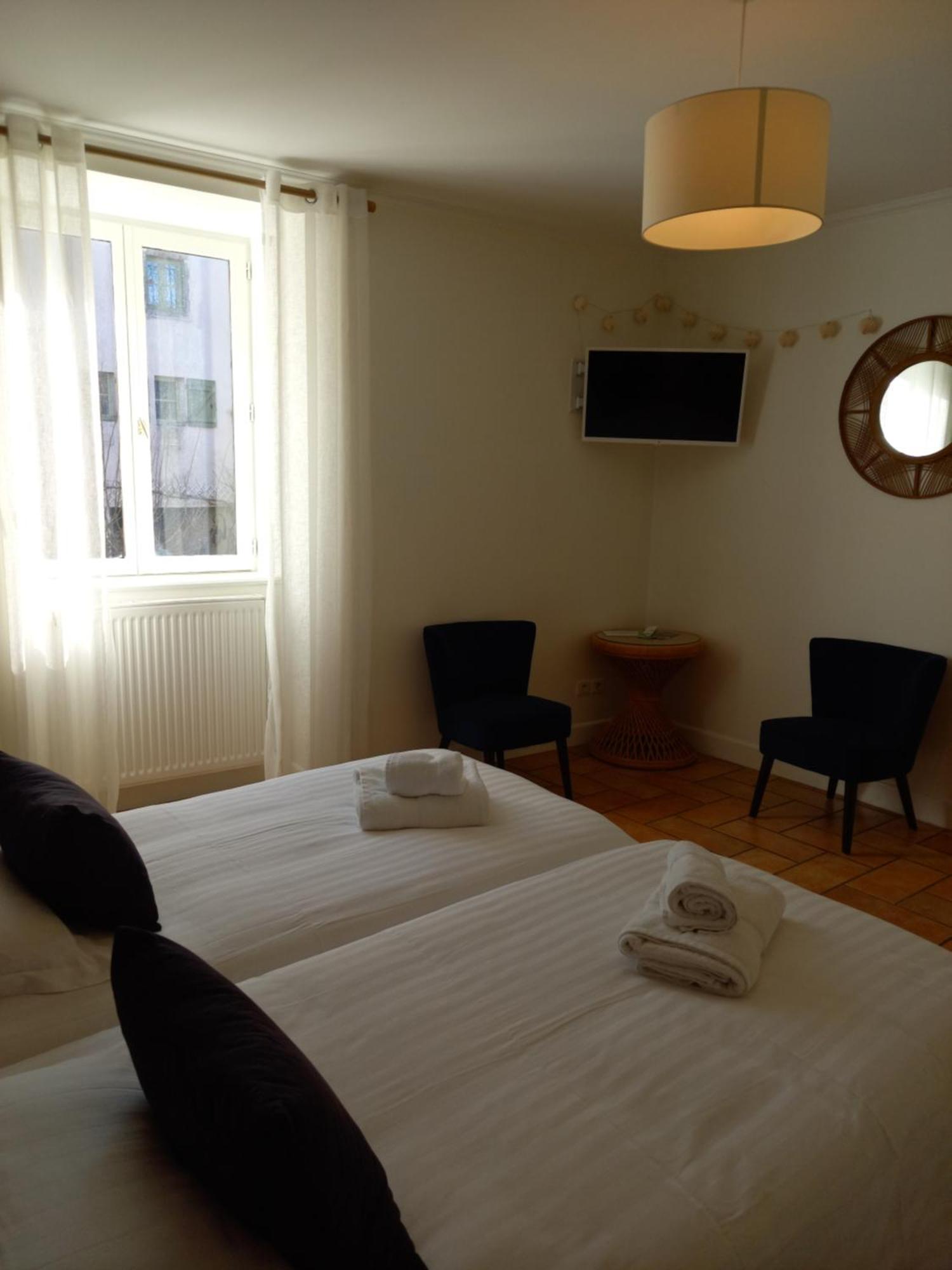 Hotel De La Halle Nolay  エクステリア 写真