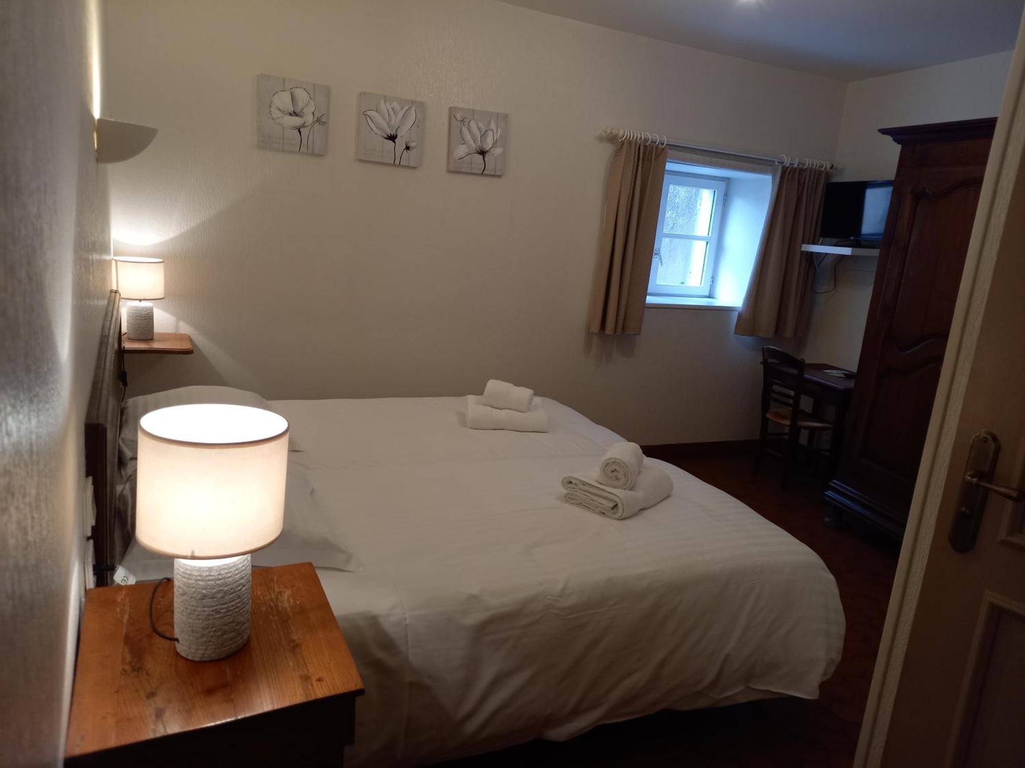 Hotel De La Halle Nolay  エクステリア 写真