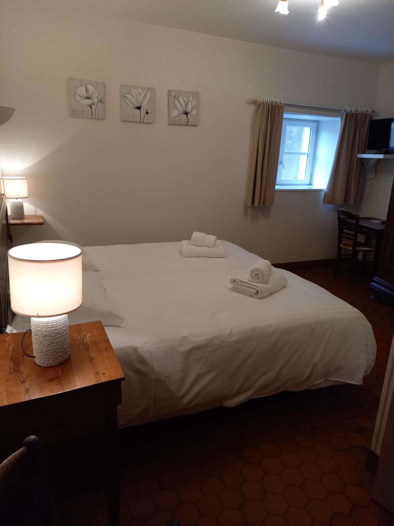 Hotel De La Halle Nolay  エクステリア 写真