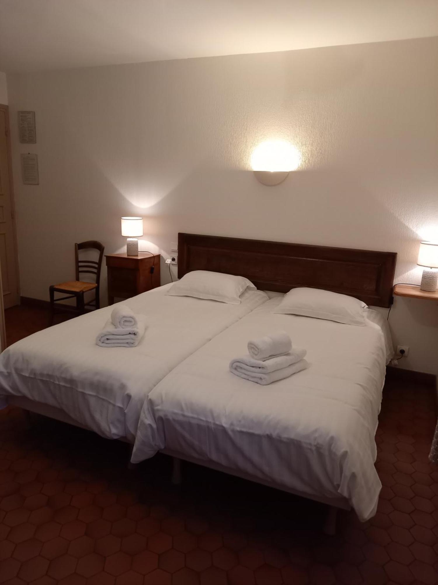 Hotel De La Halle Nolay  エクステリア 写真