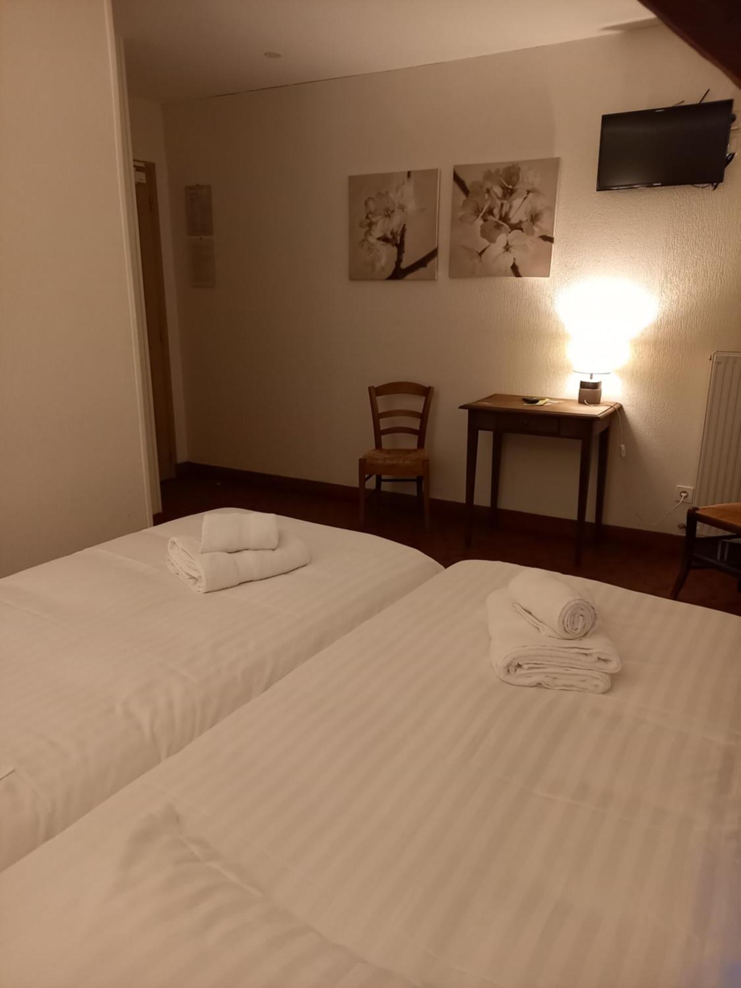 Hotel De La Halle Nolay  エクステリア 写真
