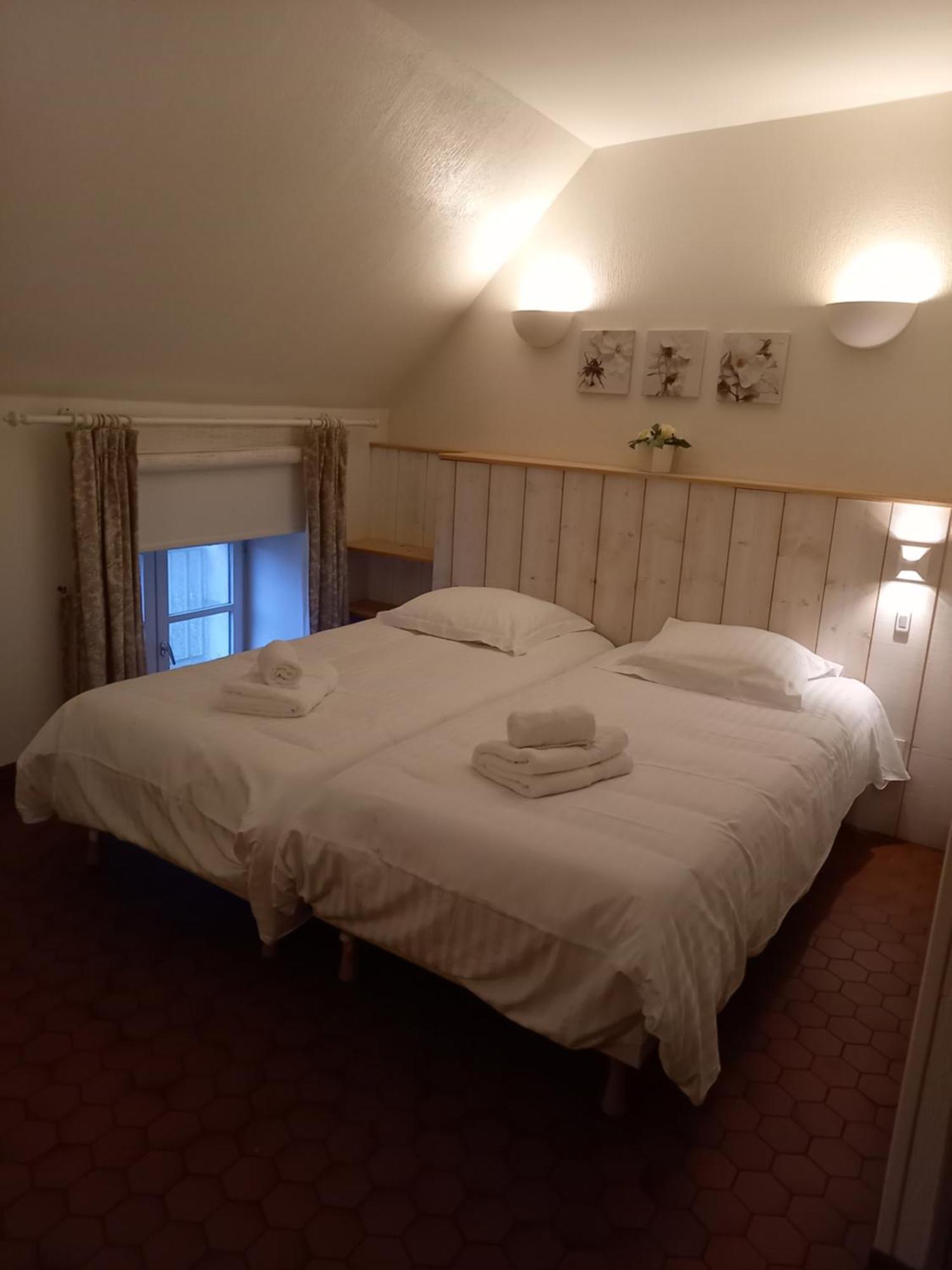 Hotel De La Halle Nolay  エクステリア 写真