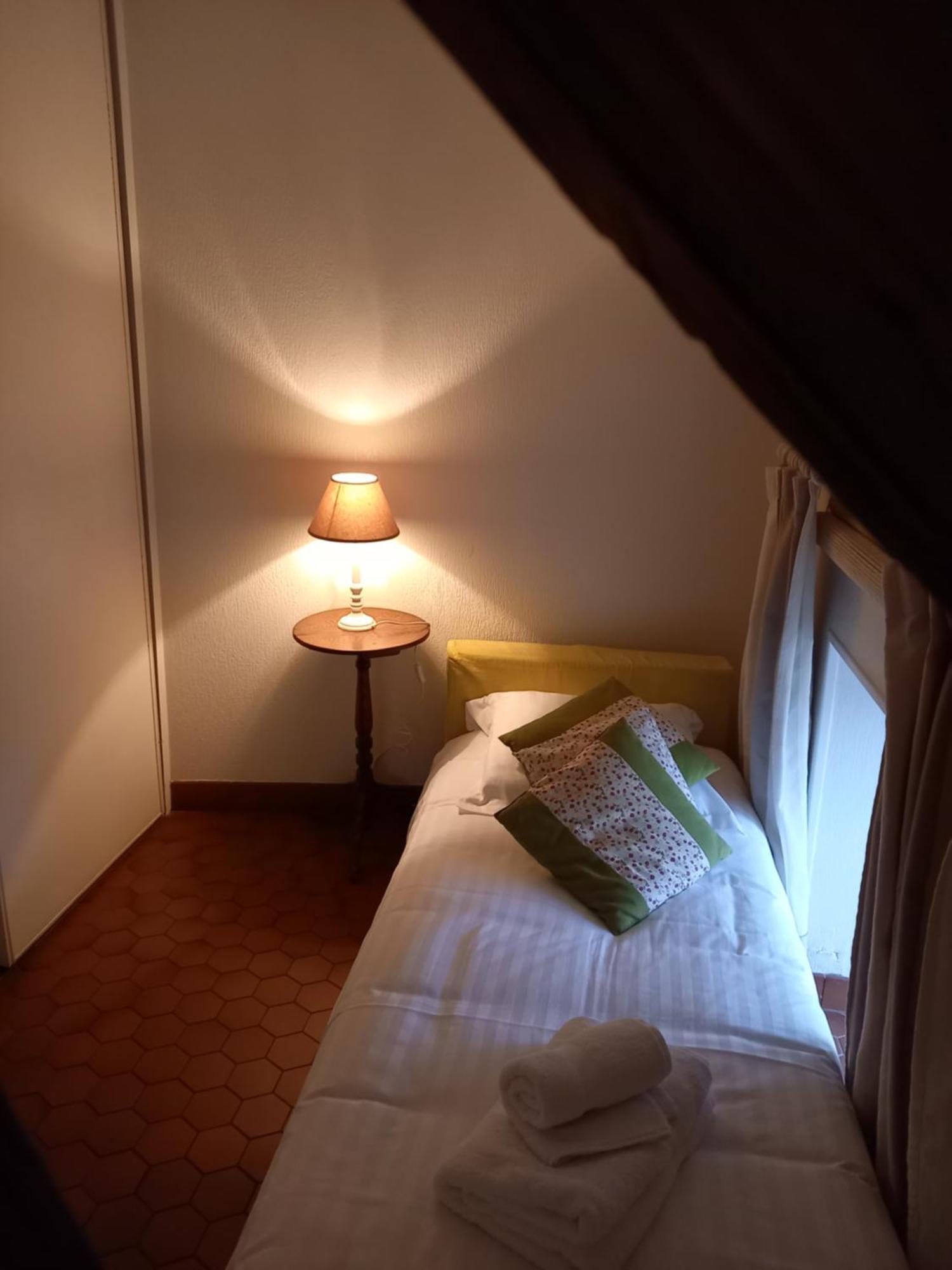 Hotel De La Halle Nolay  エクステリア 写真