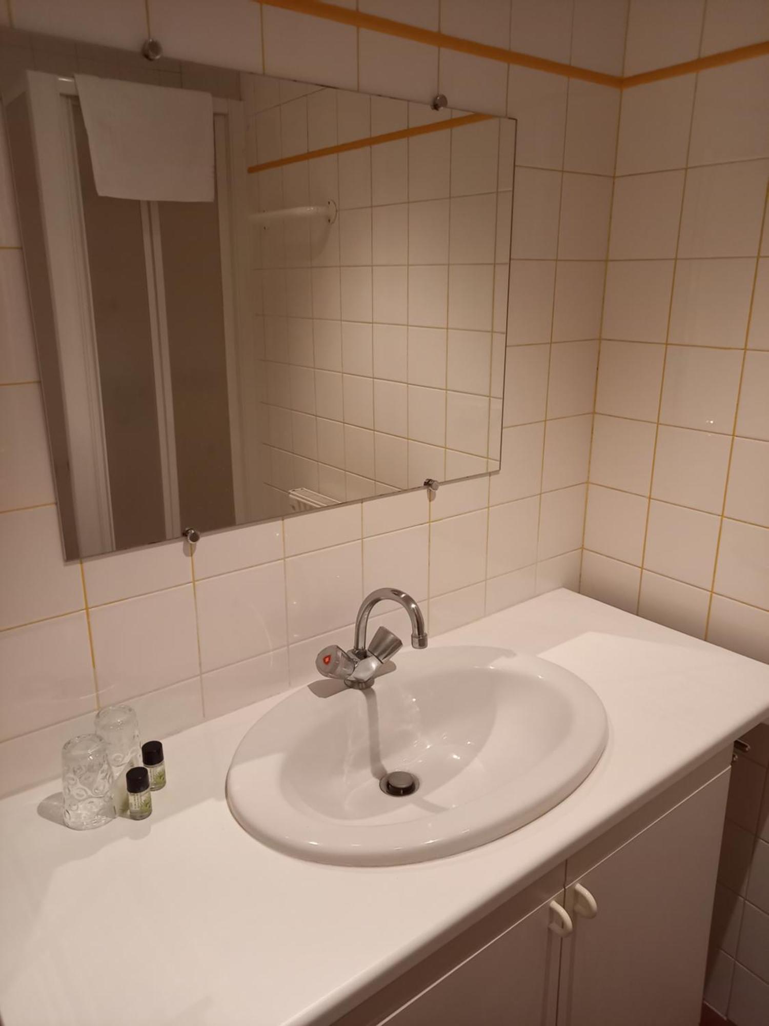 Hotel De La Halle Nolay  エクステリア 写真