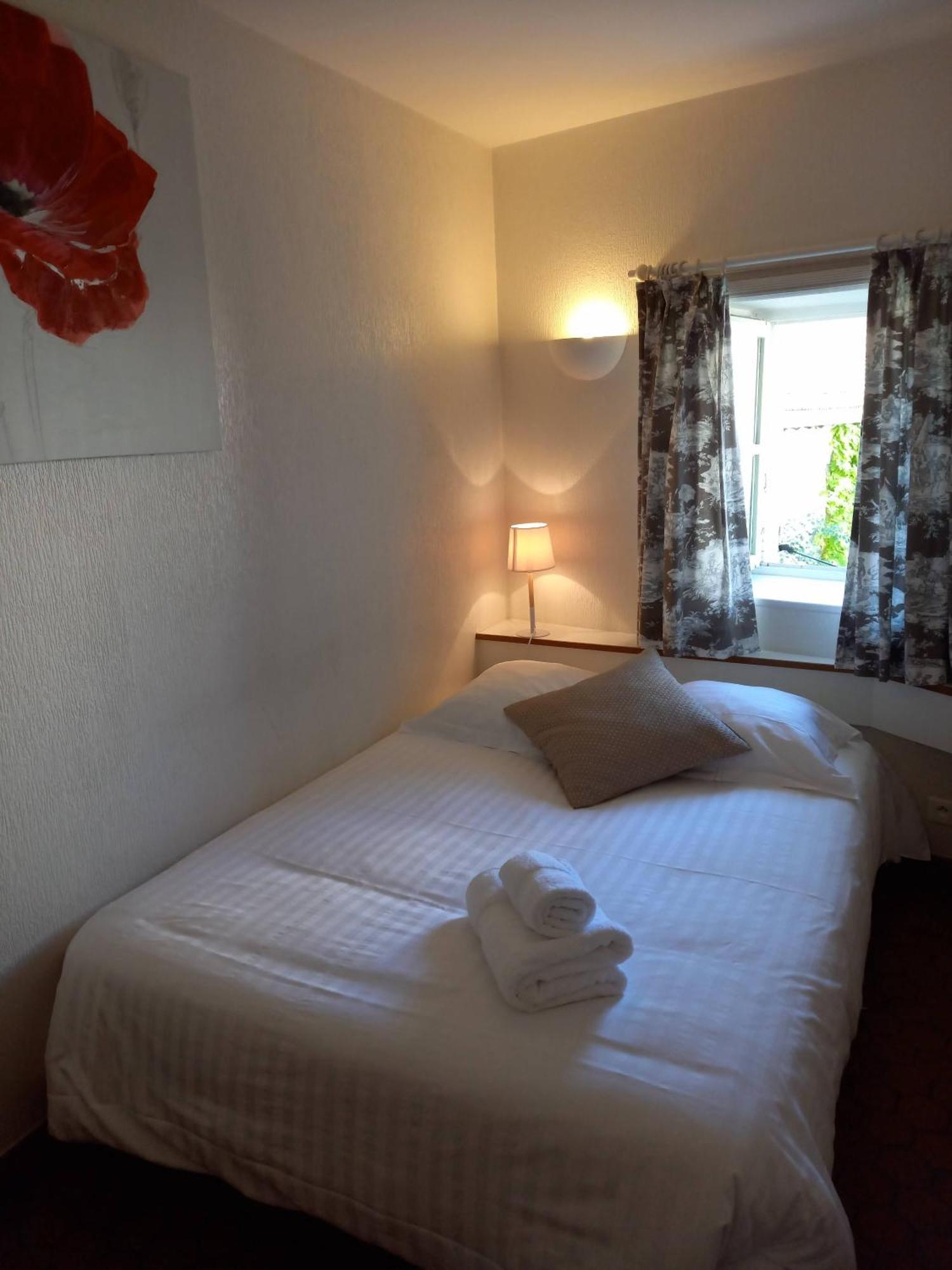 Hotel De La Halle Nolay  エクステリア 写真