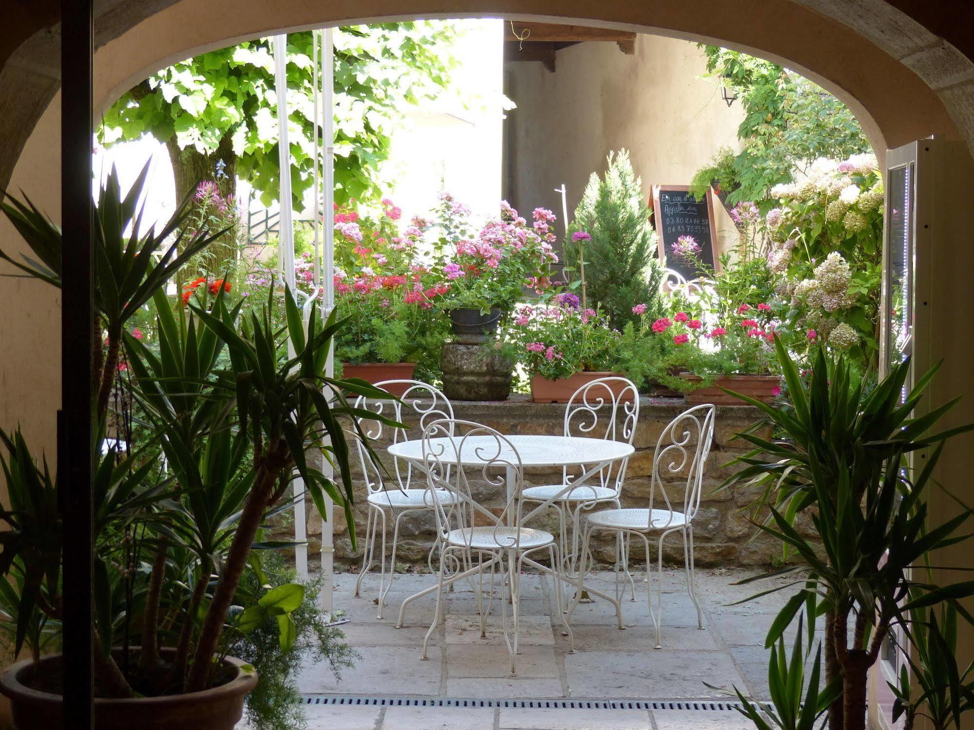 Hotel De La Halle Nolay  エクステリア 写真
