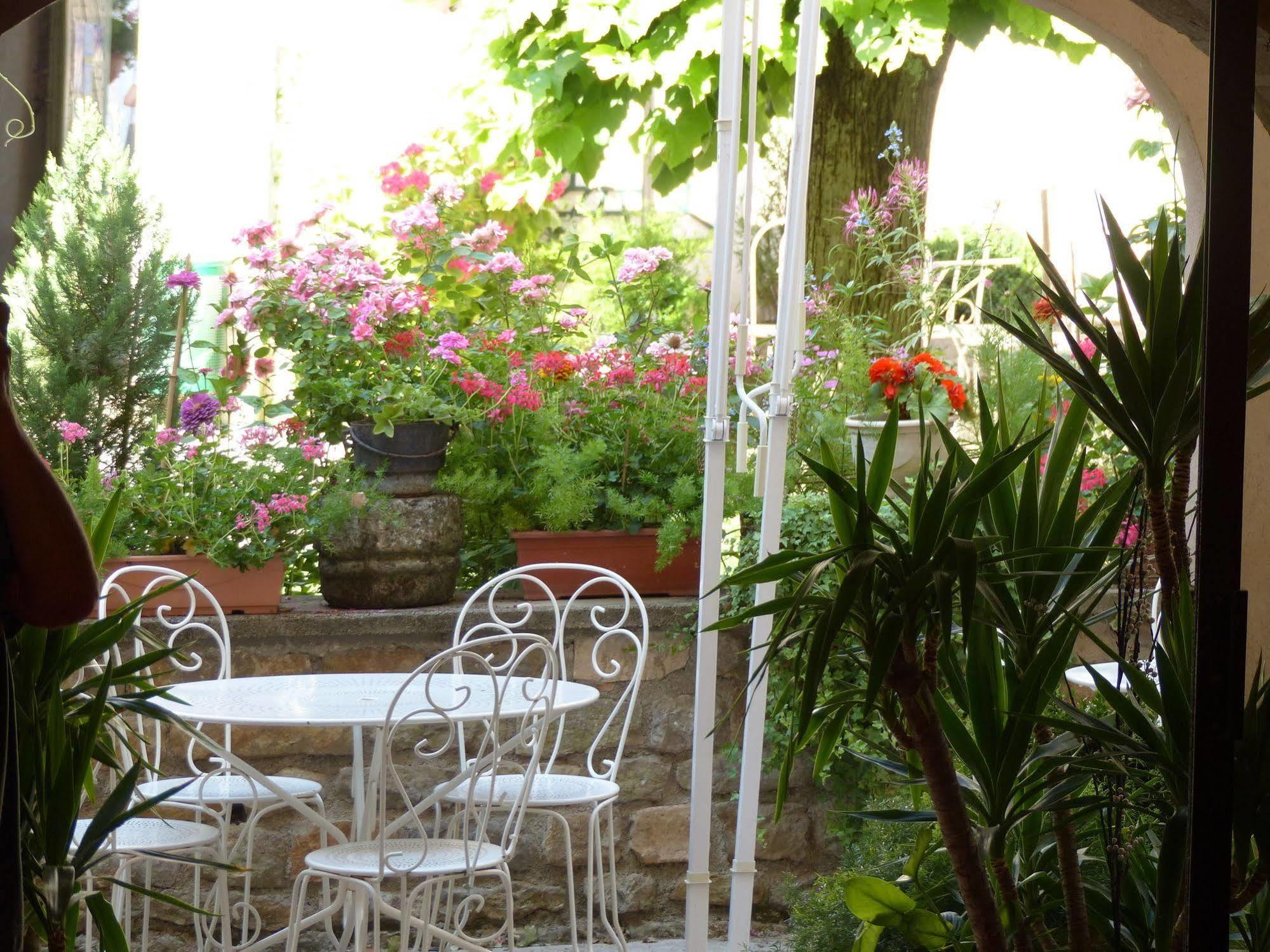 Hotel De La Halle Nolay  エクステリア 写真