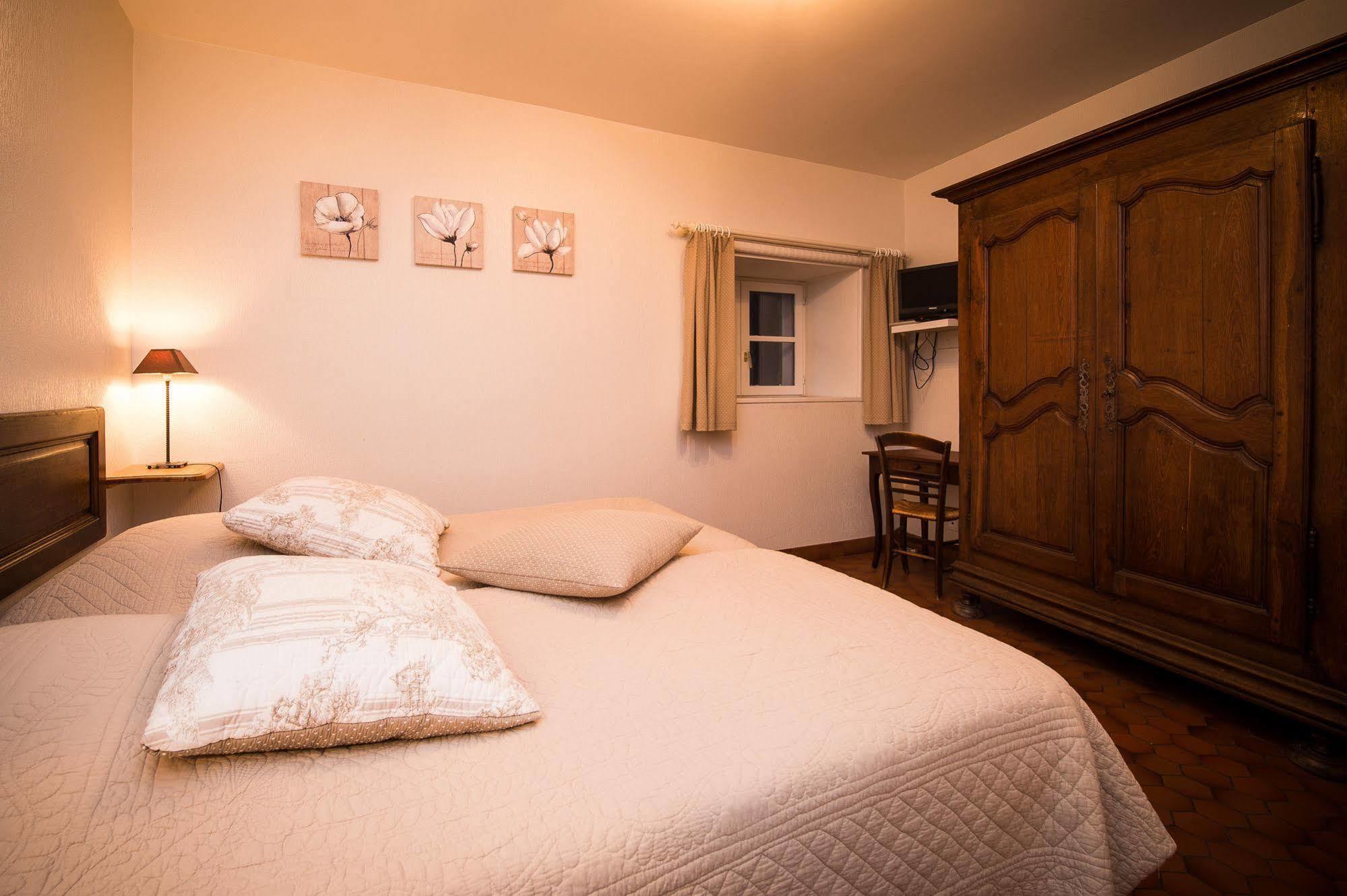 Hotel De La Halle Nolay  エクステリア 写真